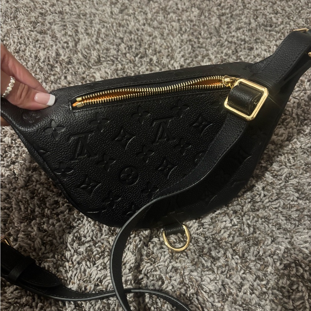 Louis Vuitton Black Monogram Crossbody Bag - Picture 3 of 5